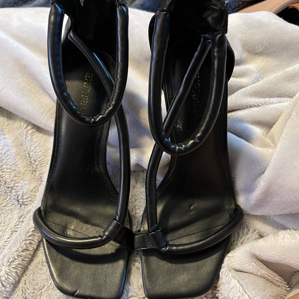 Express Black faux leather sandals size 6